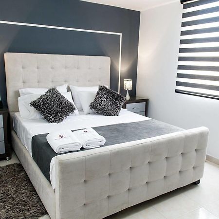 Hotel Roosevelt Plaza Cali Bagian luar foto