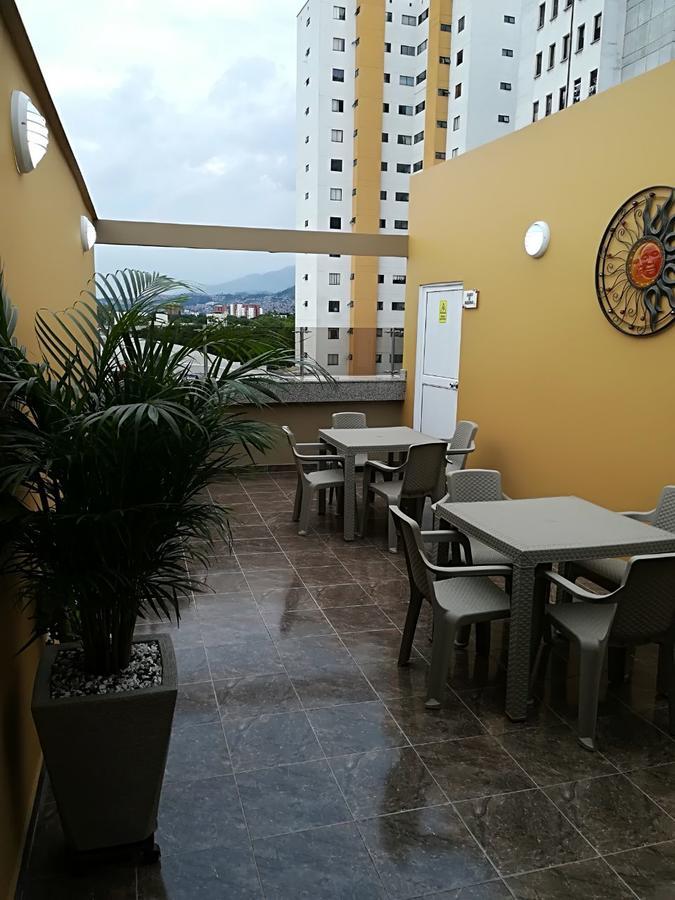 Hotel Roosevelt Plaza Cali Bagian luar foto