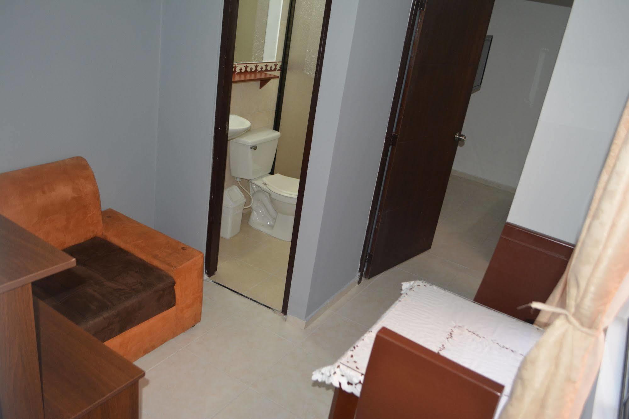 Hotel Roosevelt Plaza Cali Bagian luar foto