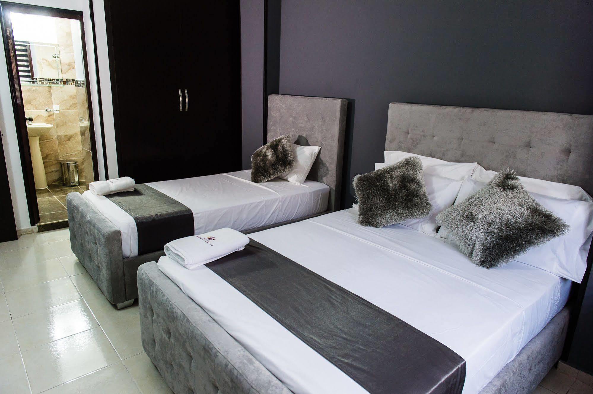Hotel Roosevelt Plaza Cali Bagian luar foto