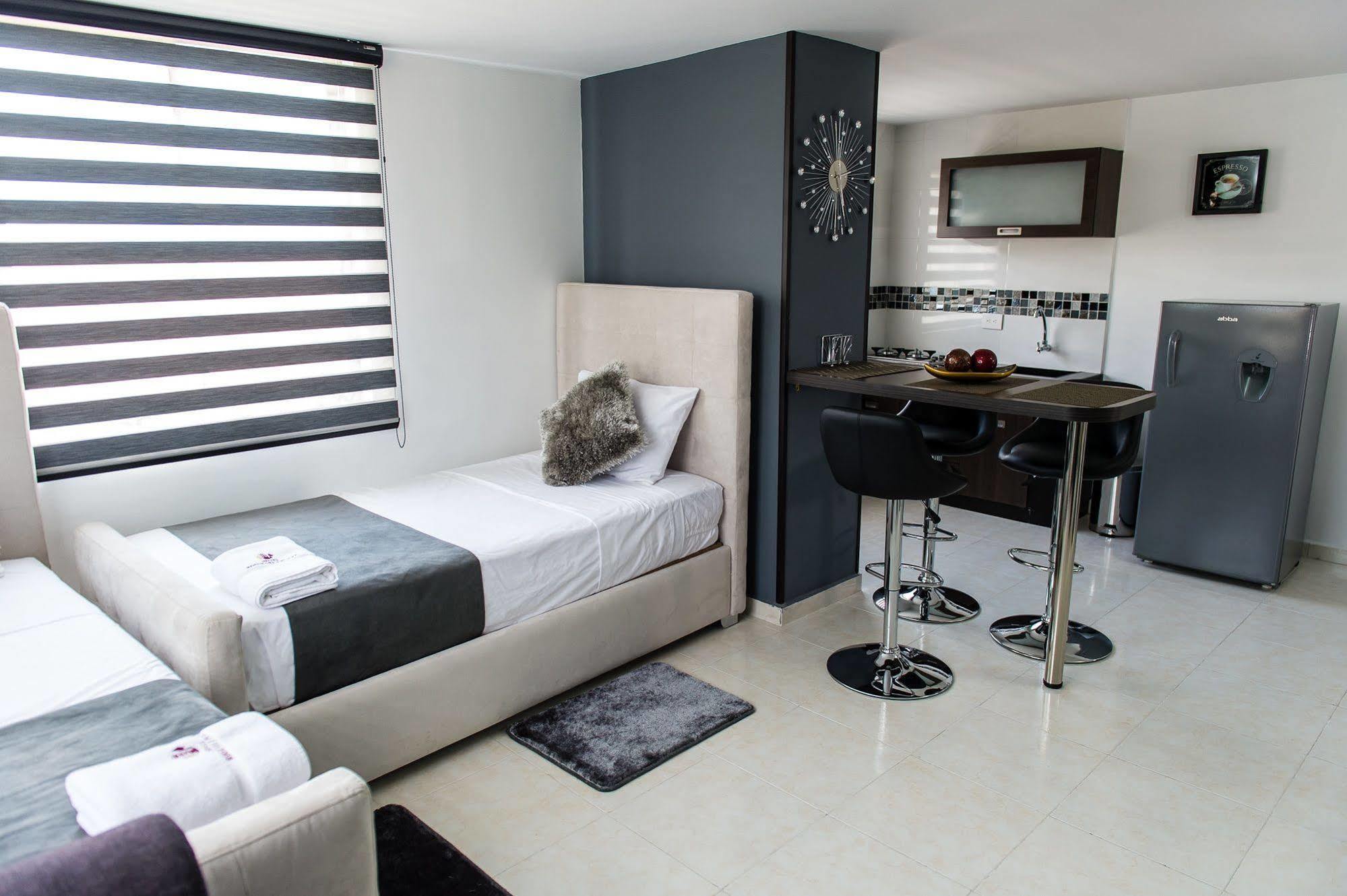 Hotel Roosevelt Plaza Cali Bagian luar foto